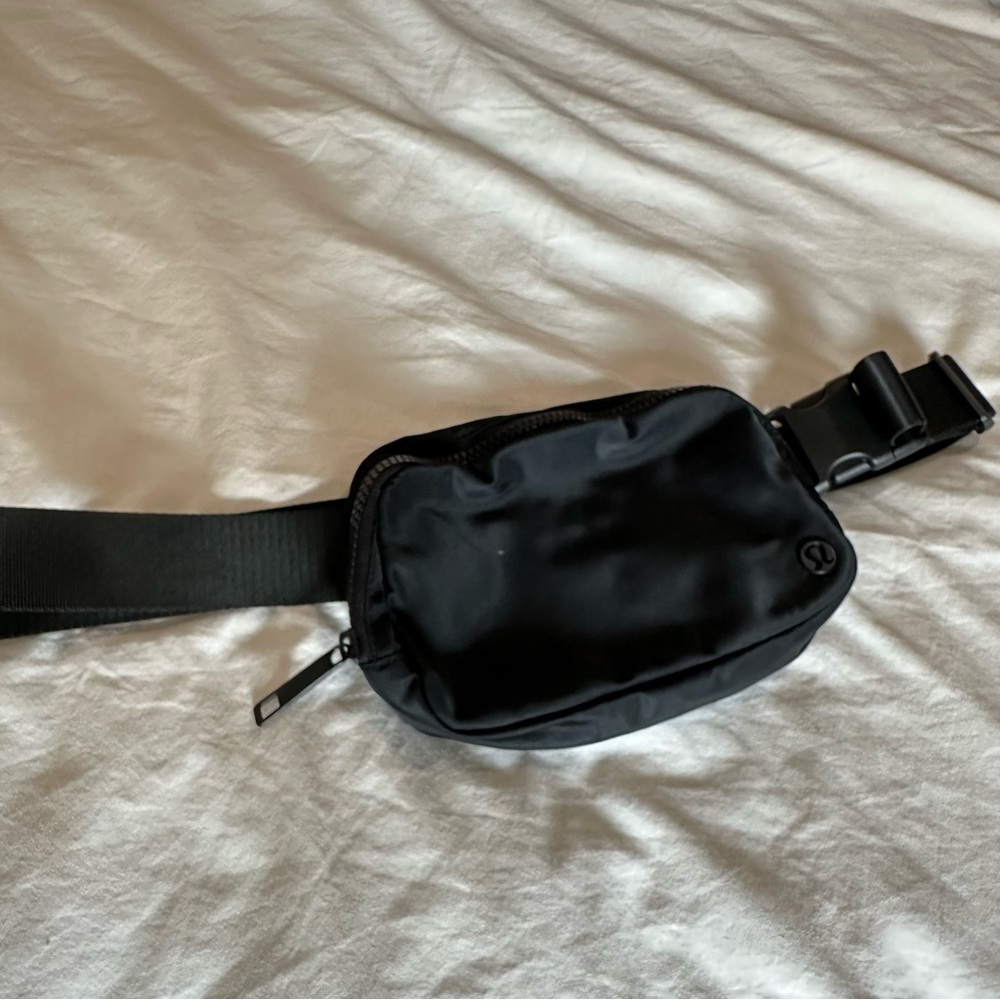 LULULEMON BELT BAG